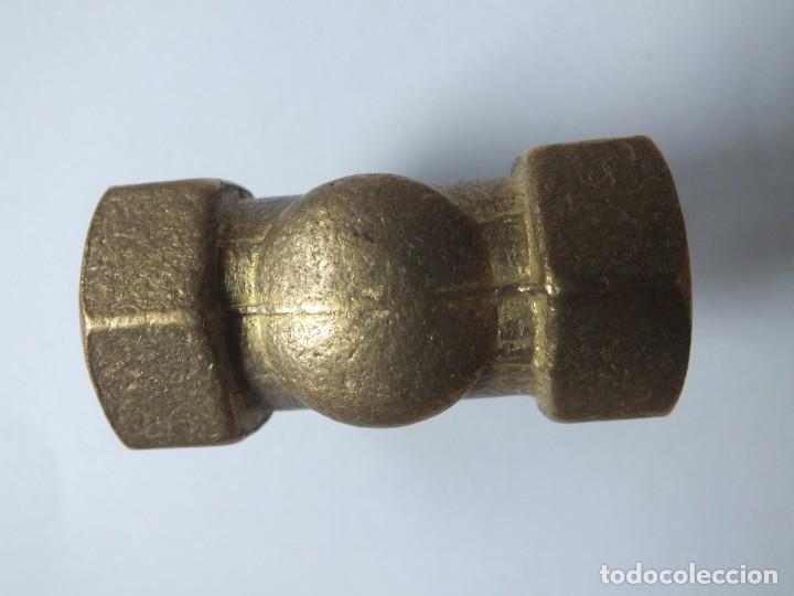 Antig&uuml;edades: PIEZA DE TUBER&Iacute;A EN BRONCE CON FORMA DE T CON ROSCA - Foto 3
