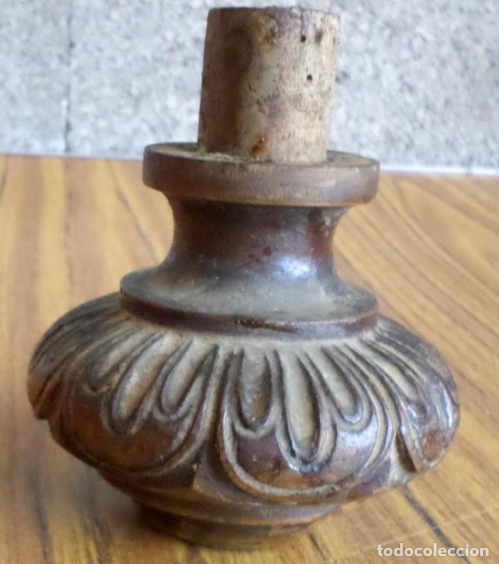 Antig&uuml;edades: Pata mueble de madera - Foto 1