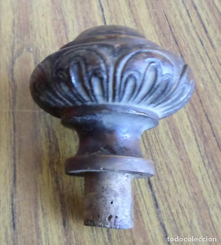 Antig&uuml;edades: Pata mueble de madera - Foto 2