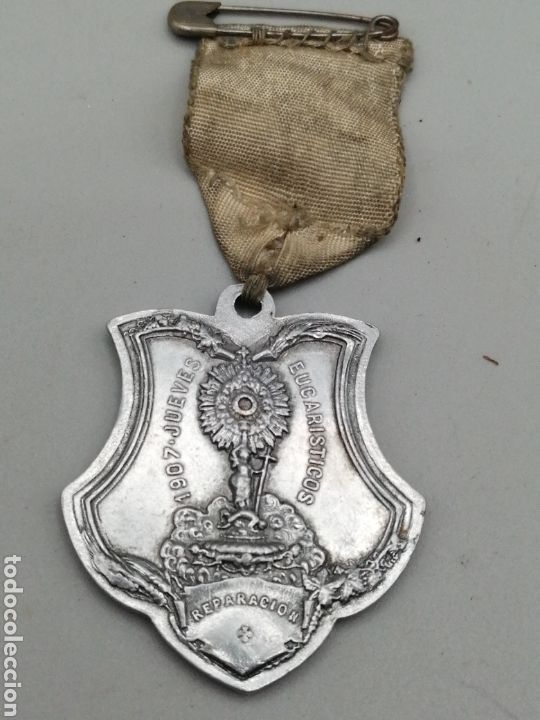 Antig&uuml;edades: Medalla religiosa. Aluminio - Foto 2