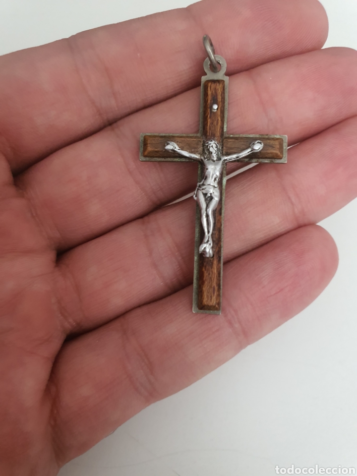 Antig&uuml;edades: crucifijo de madera y metal . - Foto 3
