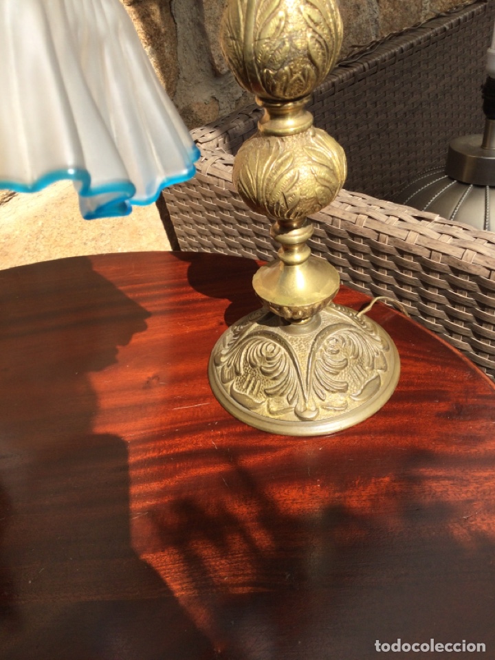 Antig&uuml;edades: Antigua l&aacute;mpara mesa bronce - Foto 2