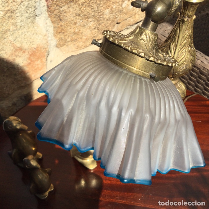 Antig&uuml;edades: Antigua l&aacute;mpara mesa bronce - Foto 4