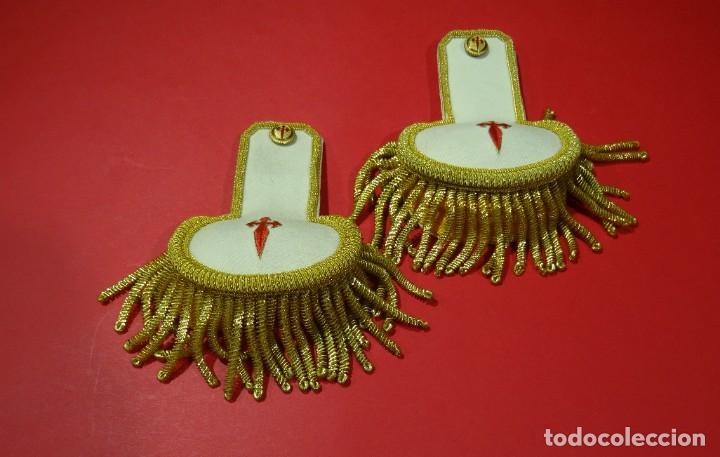Antig&uuml;edades: Hombreras y Cord&oacute;n - Foto 3