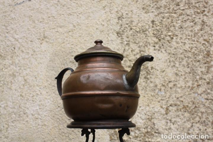 Antig&uuml;edades: G Tetera de cobre y laton con infernillo. - Foto 4