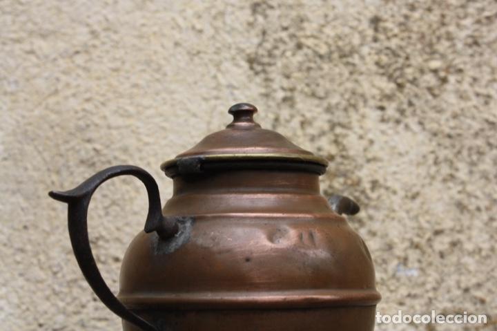 Antig&uuml;edades: G Tetera de cobre y laton con infernillo. - Foto 6