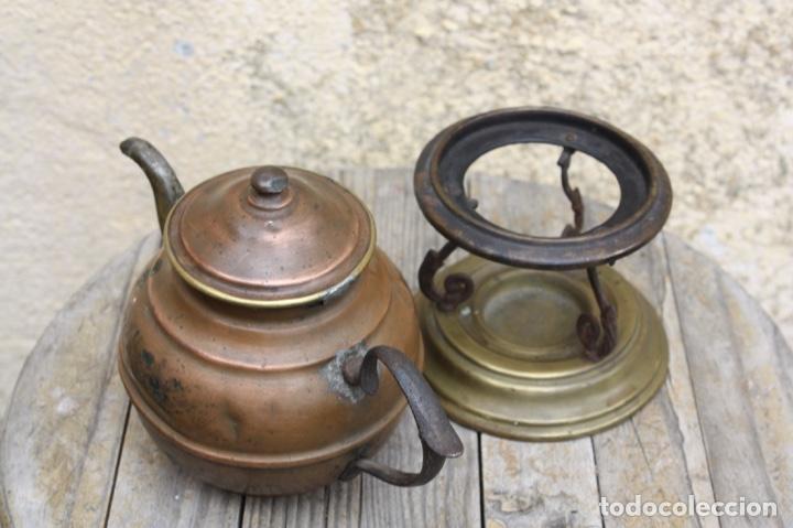 Antig&uuml;edades: G Tetera de cobre y laton con infernillo. - Foto 9