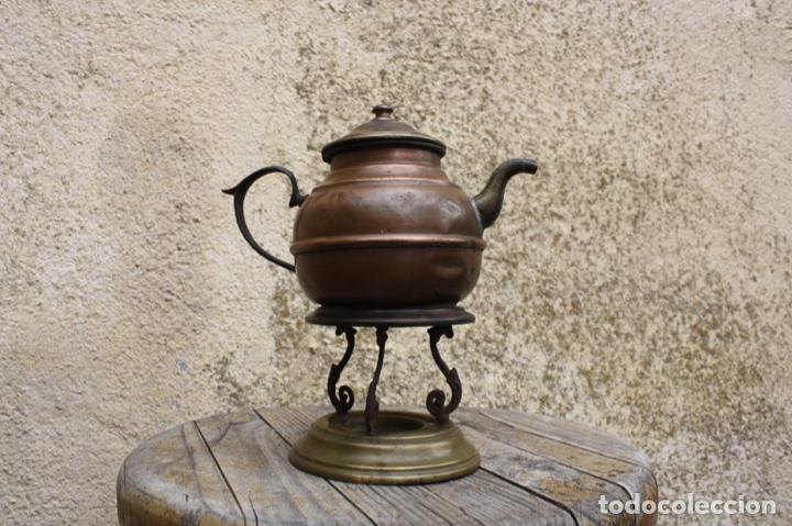 Antig&uuml;edades: G Tetera de cobre y laton con infernillo. - Foto 1