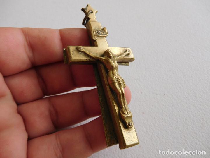 Antig&uuml;edades: Crucifijo de bronce antiguo - Foto 2