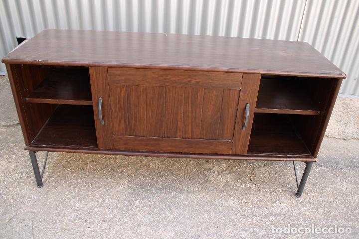 Antig&uuml;edades: mueble bajo - Foto 4