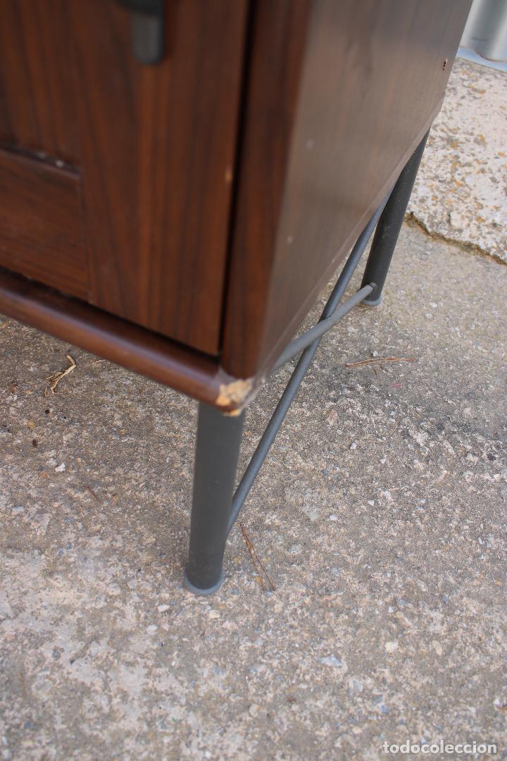 Antig&uuml;edades: mueble bajo - Foto 6