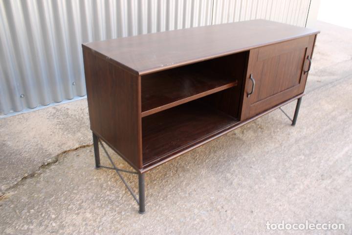 Antig&uuml;edades: mueble bajo - Foto 8