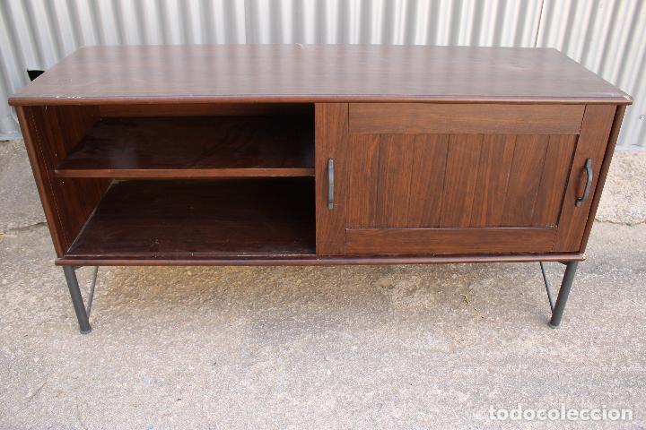 Antig&uuml;edades: mueble bajo - Foto 1