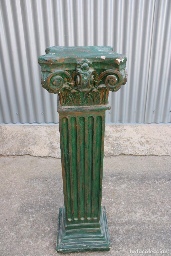 Antig&uuml;edades: mesa columna peana de yeso - Foto 2