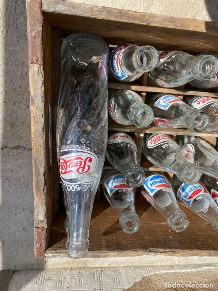 Antig&uuml;edades: Caja PEPSI con 24 botellines - Foto 3