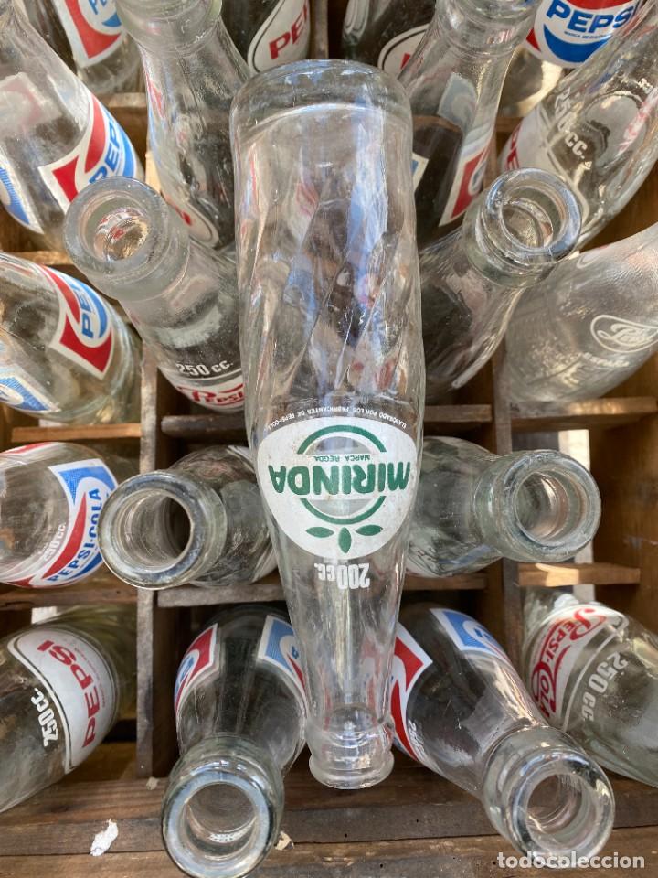 Antig&uuml;edades: Caja PEPSI con 24 botellines - Foto 4