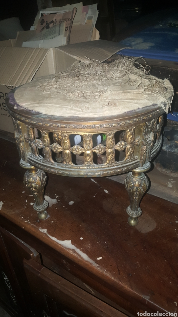 Antig&uuml;edades: banqueta de metal - Foto 1
