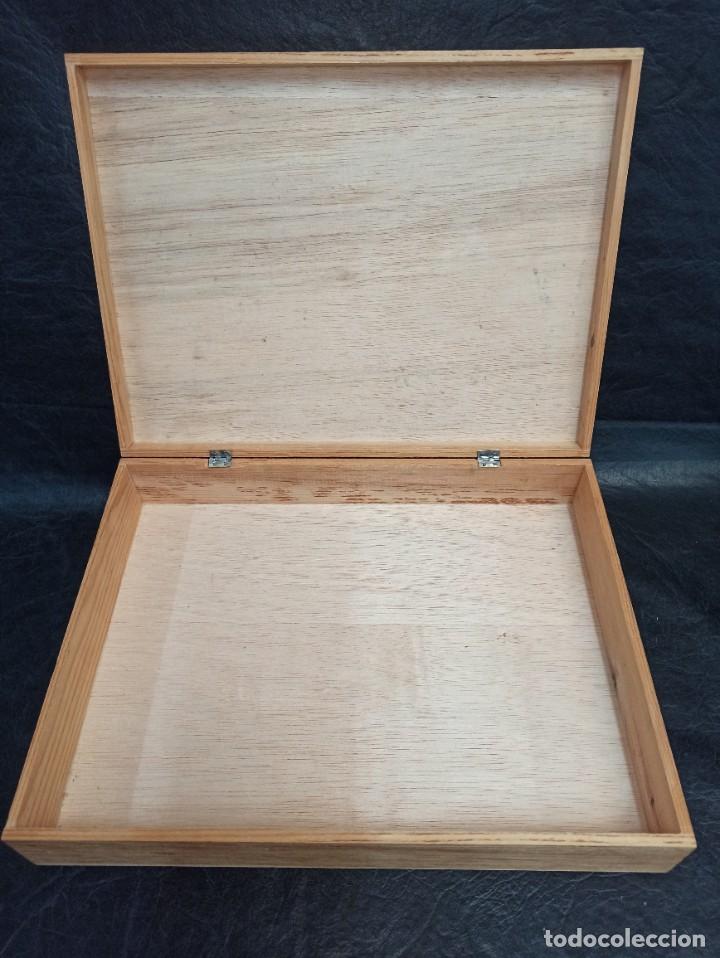 Antig&uuml;edades: Caja de madera. Estuche. C27 - Foto 2