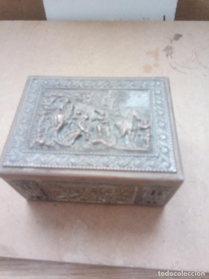 Antig&uuml;edades: Cofre antiguo - Foto 4