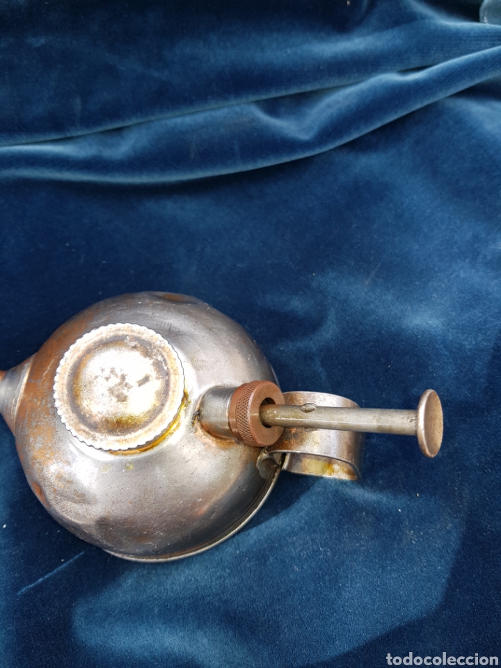 Antig&uuml;edades: ANTIGUA ACEITERA PARA ENGRASAR - Foto 2