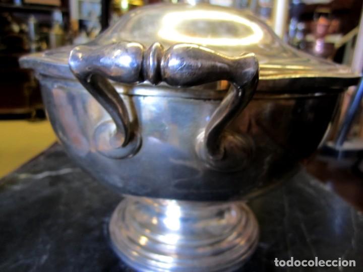 Antig&uuml;edades: Sopera de metal plateado Meneses - Foto 4