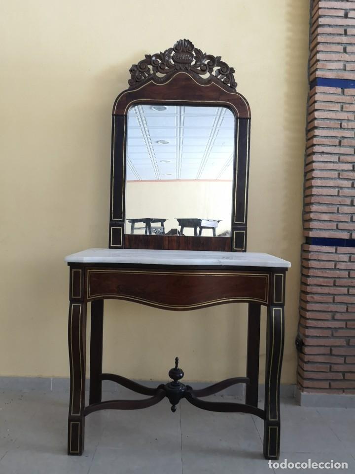 Antig&uuml;edades: Consola con incrustaci&oacute;n dorada y espejo - Foto 2
