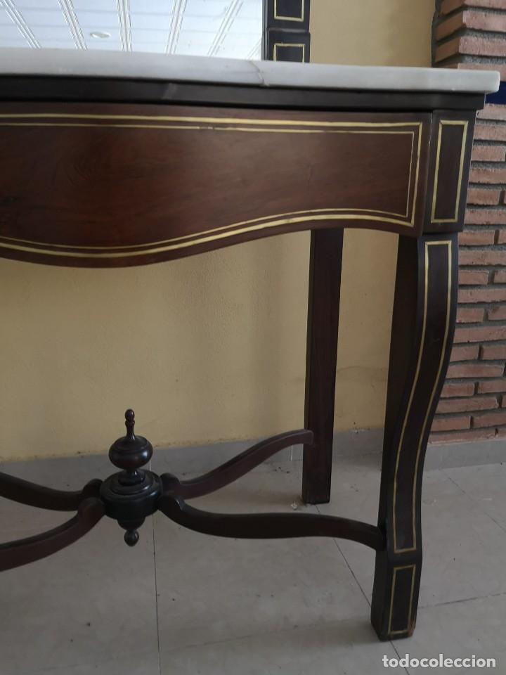 Antig&uuml;edades: Consola con incrustaci&oacute;n dorada y espejo - Foto 4