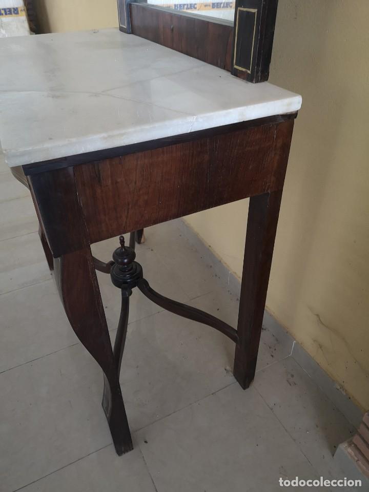 Antig&uuml;edades: Consola con incrustaci&oacute;n dorada y espejo - Foto 10