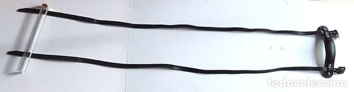 Antig&uuml;edades: AGARRE, ASA DE MALETA ANTIGUA CON SUS CORREAS, TODO DE CUERO