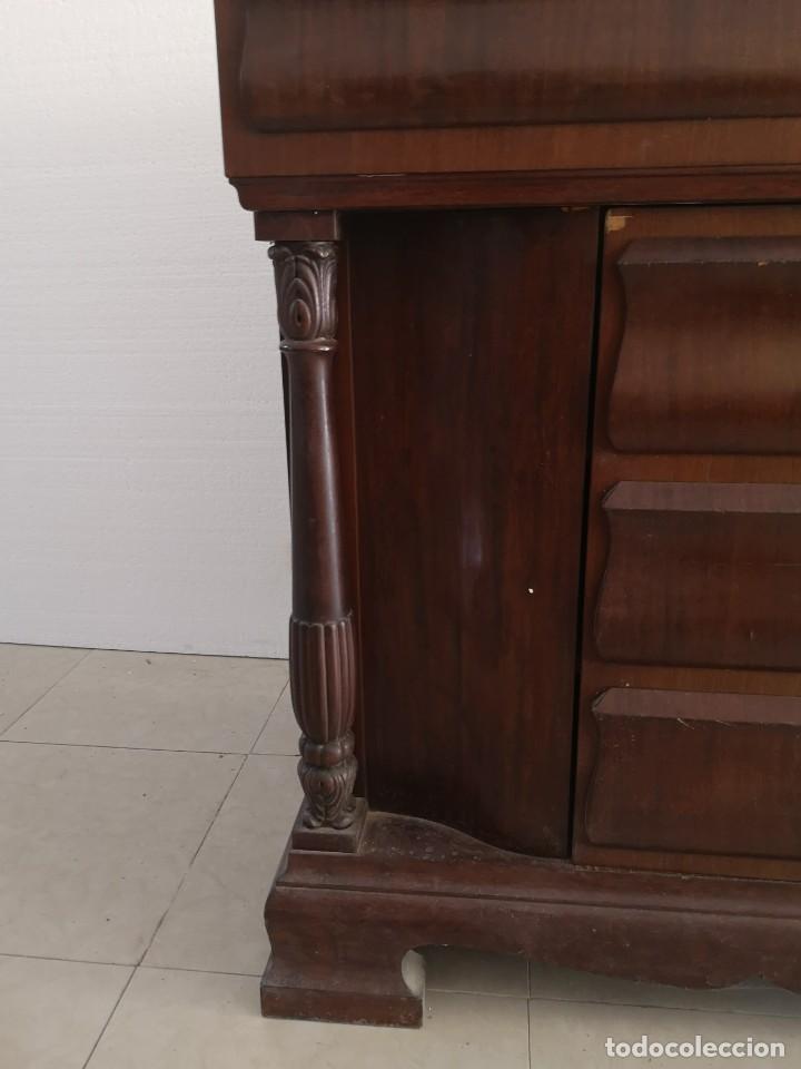 Antig&uuml;edades: C&oacute;moda antigua con compartimento de m&aacute;rmol - Foto 3