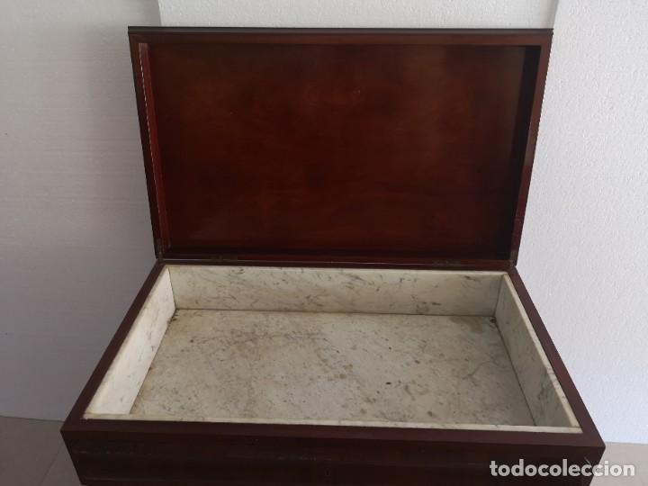 Antig&uuml;edades: C&oacute;moda antigua con compartimento de m&aacute;rmol - Foto 9