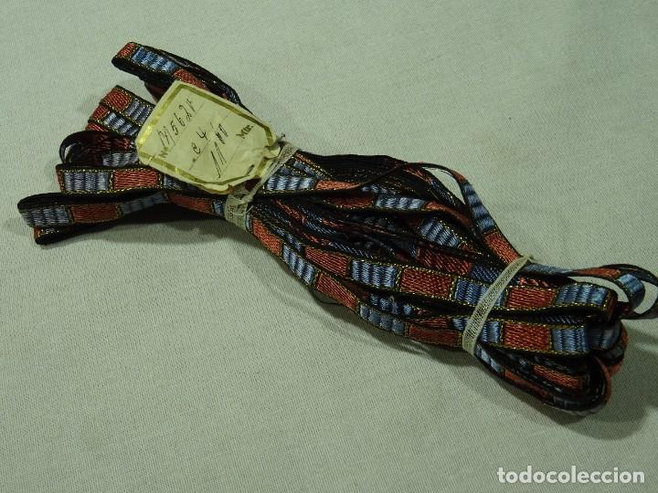 Antig&uuml;edades: Tira Antigua con Hilo de Oro - Foto 1