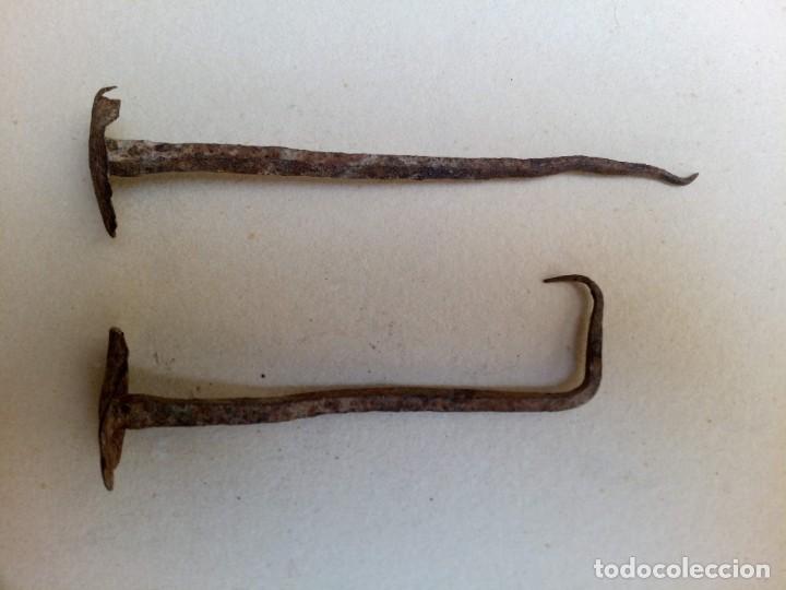 Antig&uuml;edades: Antiguos clavos largos - Foto 1