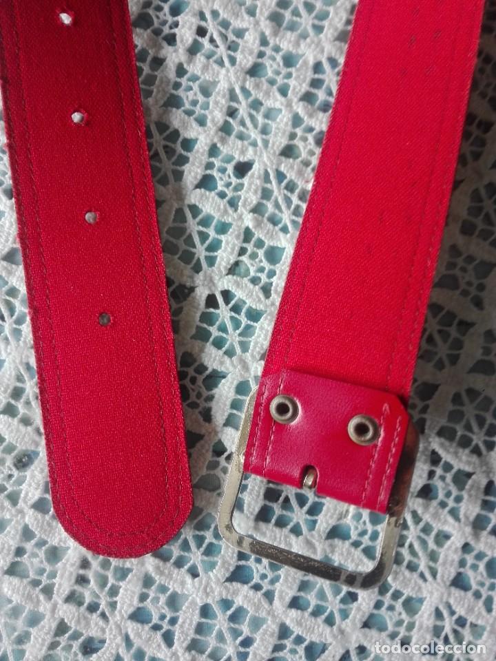Antig&uuml;edades: Cintur&oacute;n rojo d&eacute;cada de los 70 m&aacute;s o menos - Foto 3