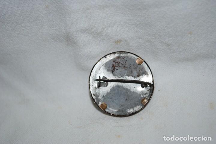 Antig&uuml;edades: BROCHE ANTIGUO DE LA VIRGEN CORONADA . - Foto 2