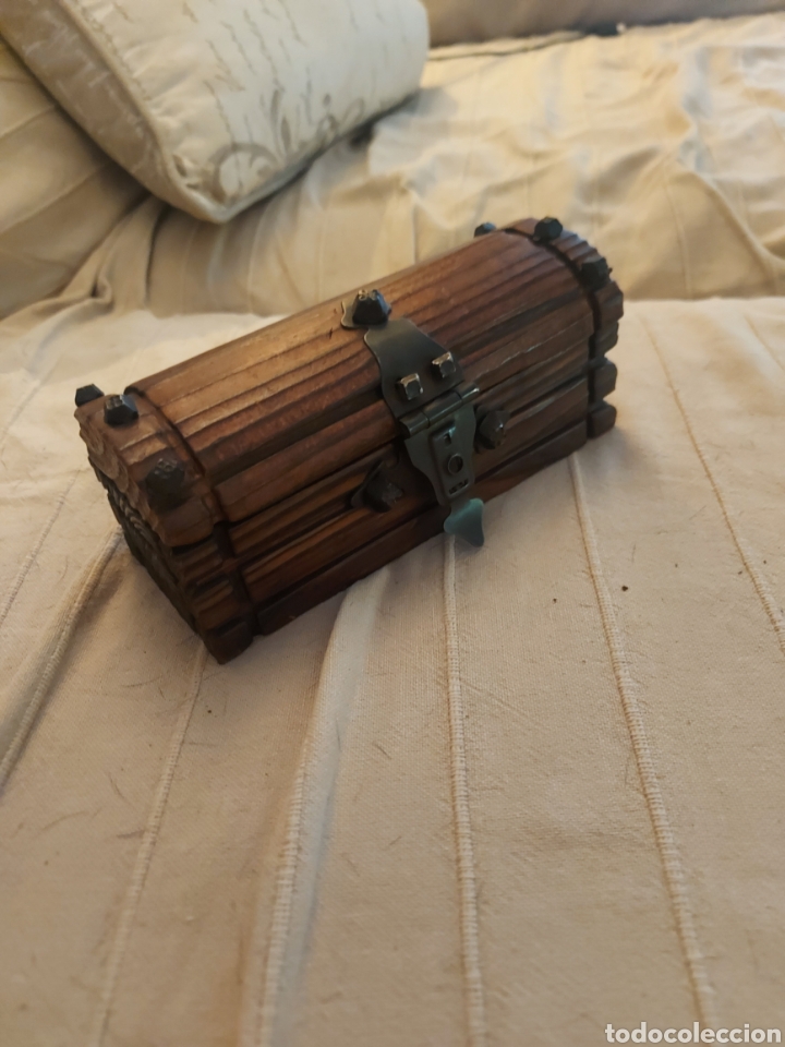 Antiques: Caja antigua cofre/ba&uacute;l Visagras