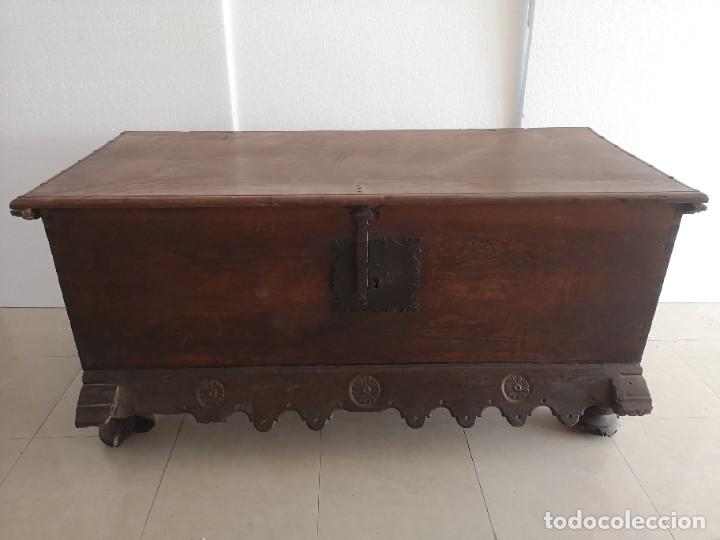 Antig&uuml;edades: Arca antigua - Foto 1