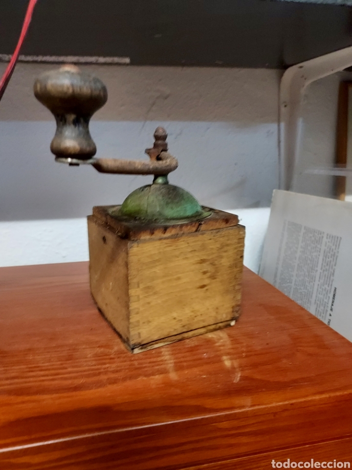 Antig&uuml;edades: Molinillo de madera ELMA - Foto 2