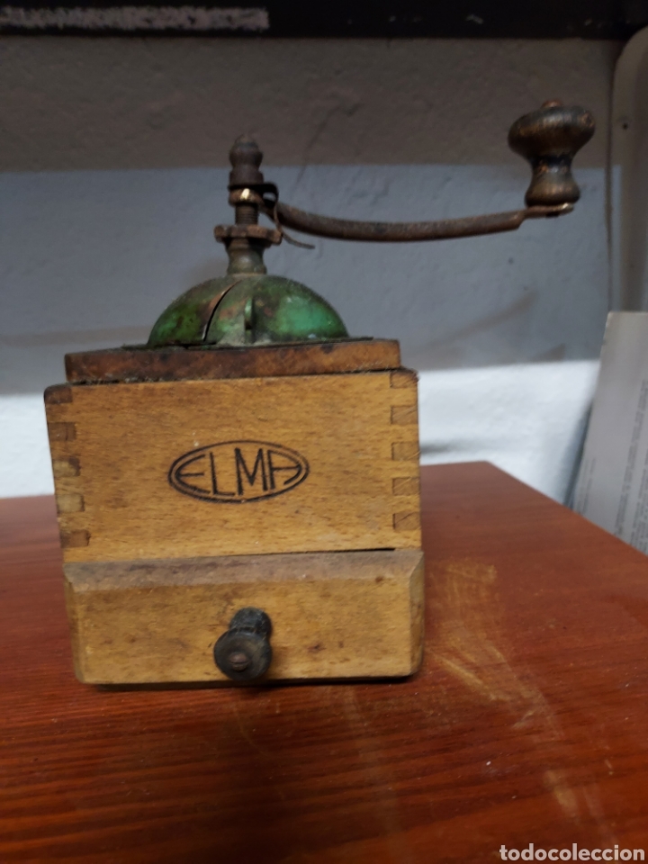 Antiguidades: Molinillo de madera ELMA