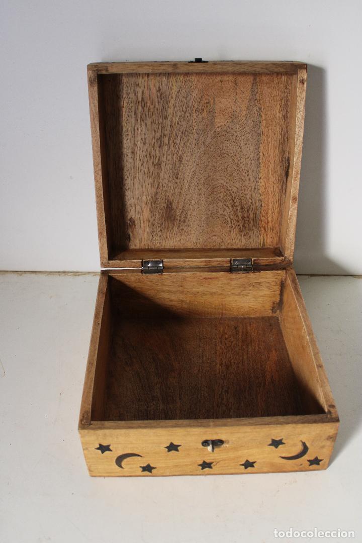 Antig&uuml;edades: caja de madera - Foto 3