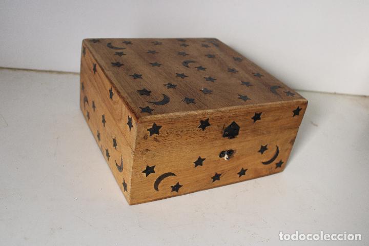 Antig&uuml;edades: caja de madera - Foto 4
