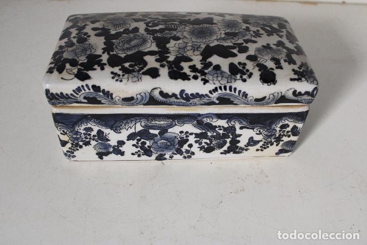 Antig&uuml;edades: caja de ceramica - Foto 1