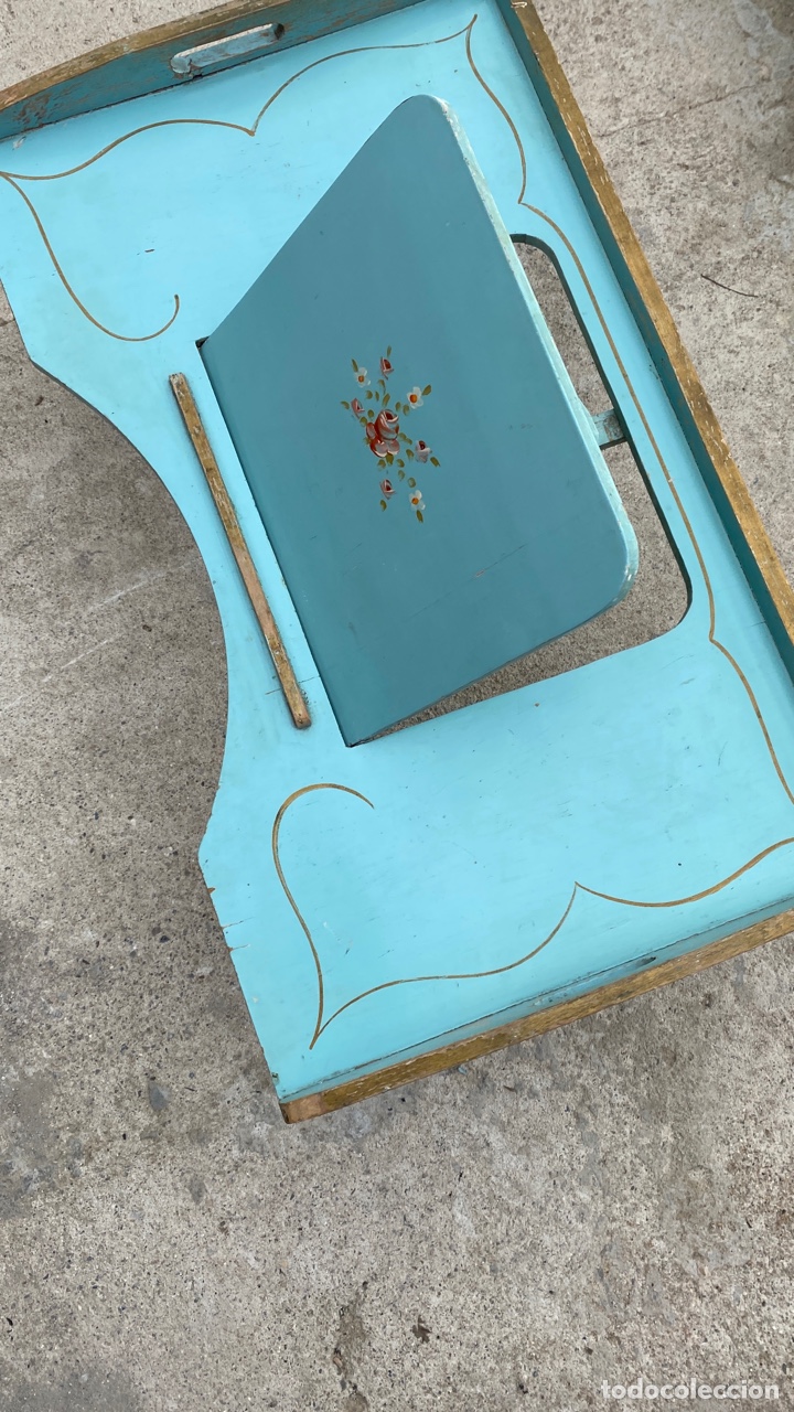 Antig&uuml;edades: Mesa plegable para leer en la cama - Foto 1