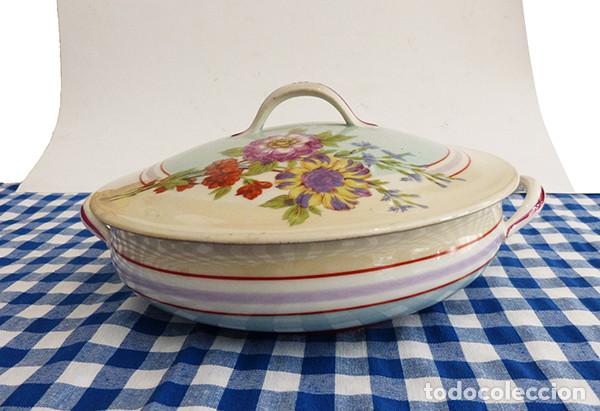Antig&uuml;edades: Sopera de porcelana - Foto 2