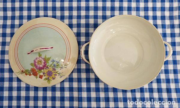 Antig&uuml;edades: Sopera de porcelana - Foto 3