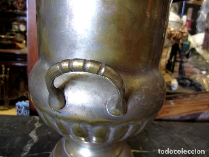 Antig&uuml;edades: Copa, trofeo, florero en metal plateado - Foto 4