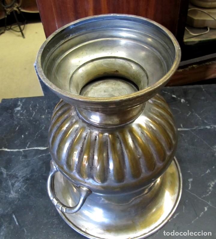 Antig&uuml;edades: Copa, trofeo, florero en metal plateado - Foto 6
