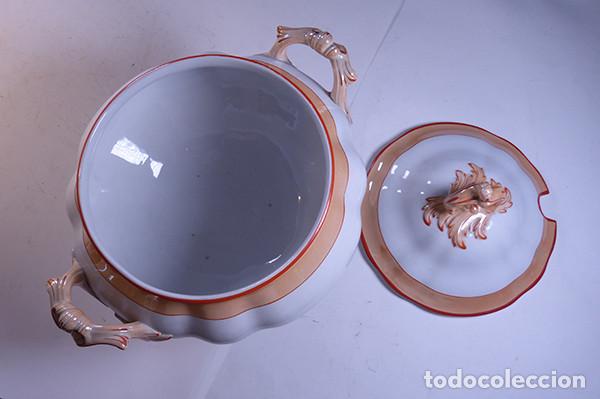 Antig&uuml;edades: Sopera de porcelana - Foto 3