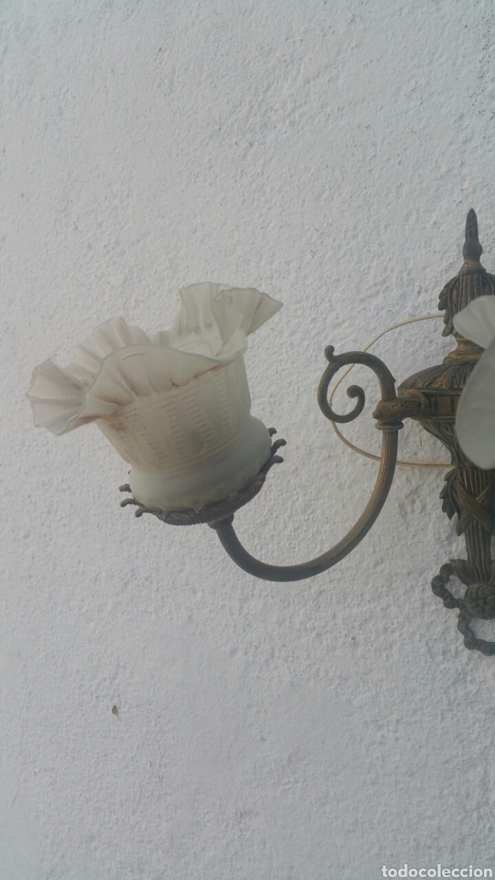 Antig&uuml;edades: L&aacute;mpara o aplique pared de bronce. - Foto 4