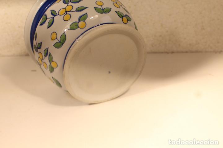 Antig&uuml;edades: macetero de ceramica - Foto 6